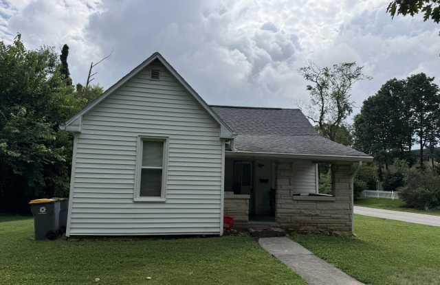 1102 N Woodburn Avenue photos photos