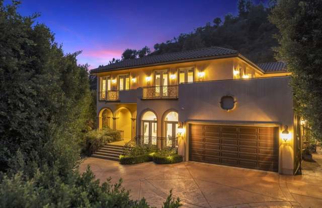 1447 San Ysidro Dr photos photos