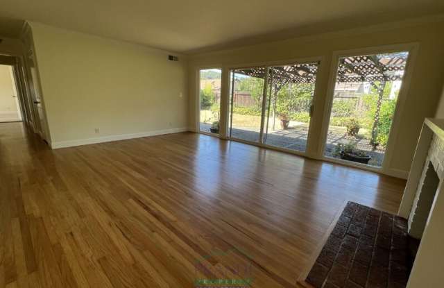 25 El Camino Dr Gallery 3