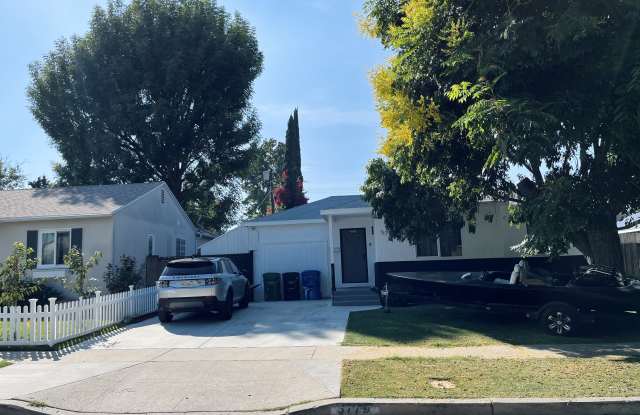 5779 Enfield Ave photos photos