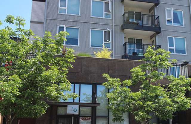 LIKE NEW, 1 BED, 1 BATH CONDO W HIGH END FINISHES AND EASY COMMUTE! photos photos