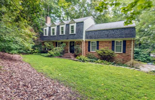 Spacious Colonial in Queens Lake photos photos