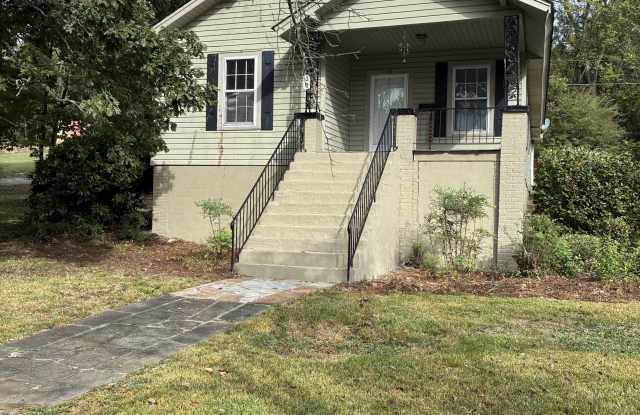 30 West Tuscaloosa Avenue Gallery 1