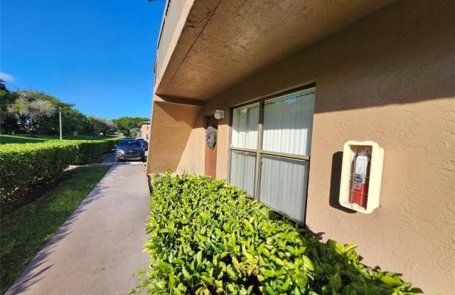 10004 WINDING LAKE RD photos photos