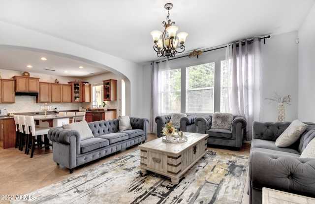 1120 N CROSSCREEK Drive Gallery 4