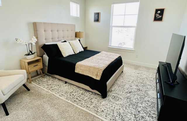 Comfortable 3 Bed / 2 Bath Home Available in Lehi photos photos