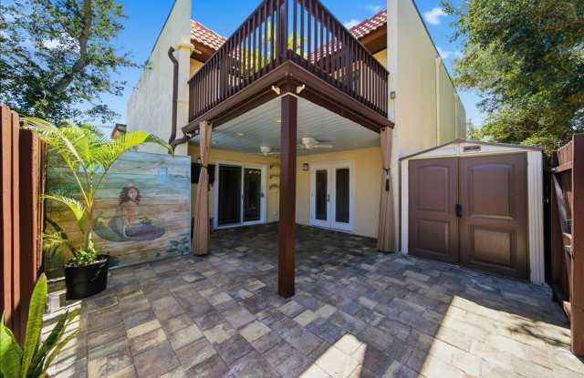 Remodeled Beachside Townhome + Outdoor Living Space and Pool Gallery 3