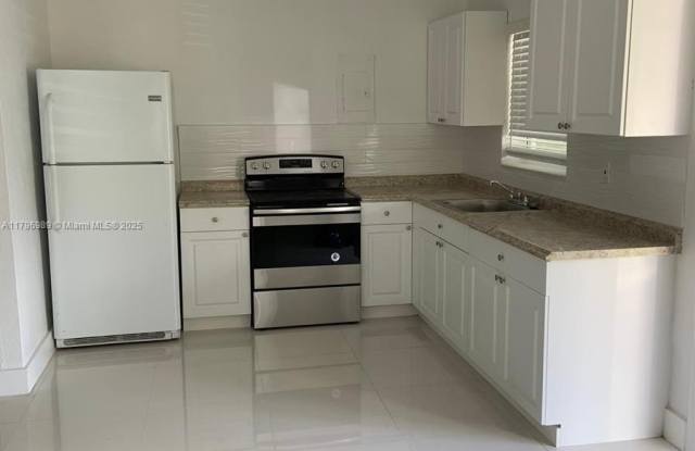 320 NW 83rd St photos photos
