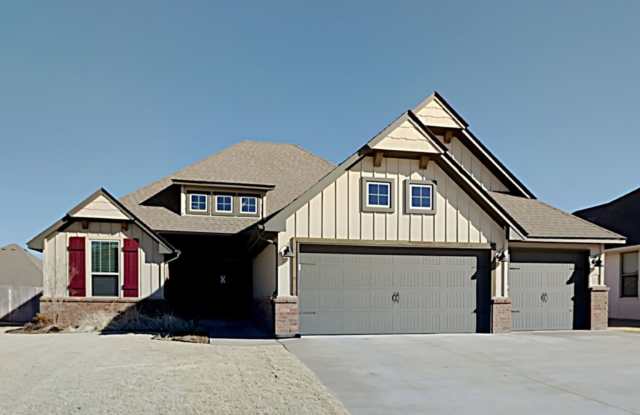 Beautiful 4 Bedroom 3 Bath House in Yukon Schools w/ Storm Shelter photos photos