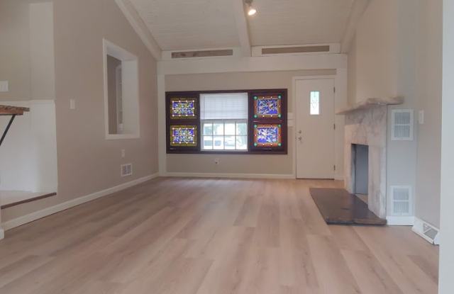 4425 North 105th Street Gallery 4