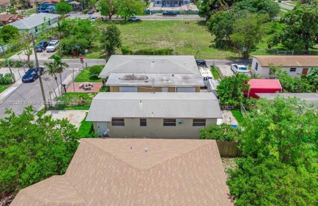 805 NW 3rd Ter photos photos