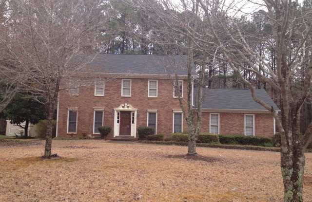 145 Princeton Trace: 4-sided brick, 4BR, 2.5BA home on 5-acre lot. Spacious primary suite. Back deck with enclosed sunroom with AC unit. Located on the north side of Fayette county off W. Fayetteville RD. AVAILABLE JUNE 2025! photos photos