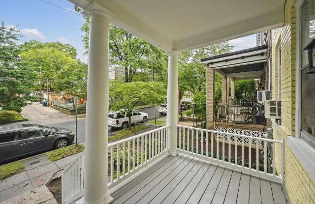 310 Taylor St NW Gallery 3