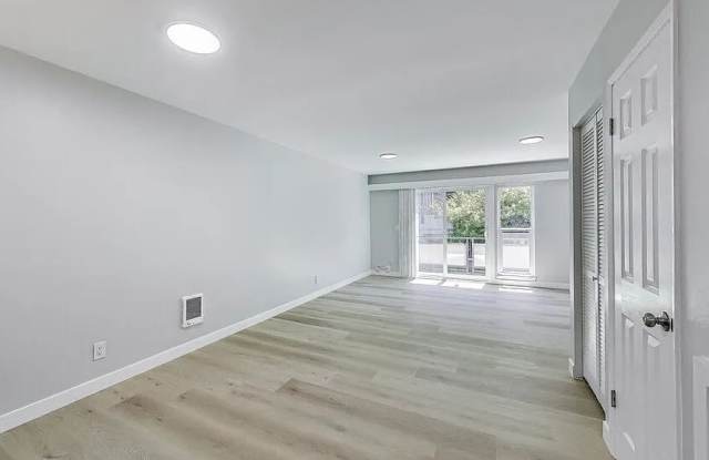 654 Vernon St Apt 4 Gallery 3