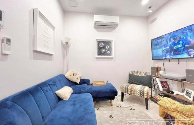978 Kent Ave - 978 Kent Avenue, Brooklyn, NY 11205