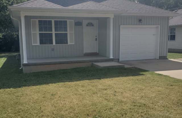 2952 W Chestnut St photos photos