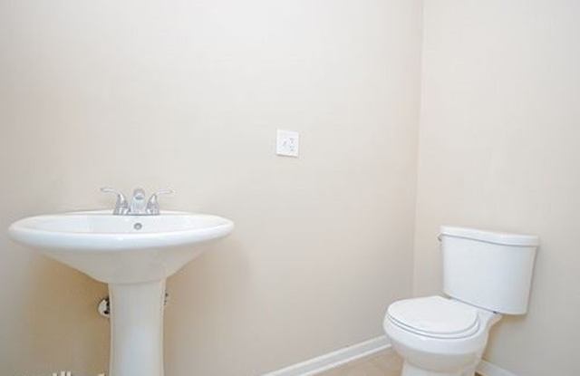 1807 S Ashland Ave 2 Gallery 2