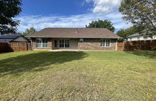 Charming 3-Bedroom Gem in Fredericksburg with Spacious Interior on PaintBrush Hollow photos photos