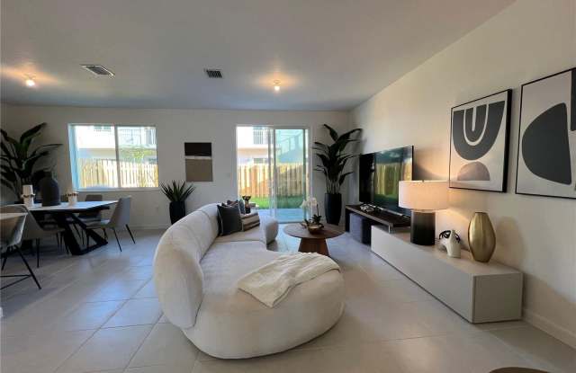 651 Southeast 14th Court - 651 Southeast 14th Court, Homestead, FL 33034