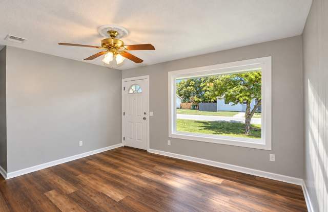3-Bedroom Home with Large Patio Gallery 4