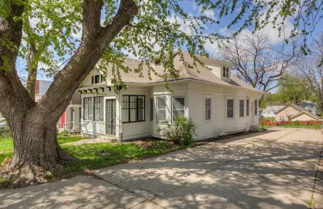 Beautiful Benson Three Bedroom! photos photos