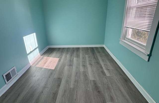 410 Brinley Avenue unit: 2 photos photos