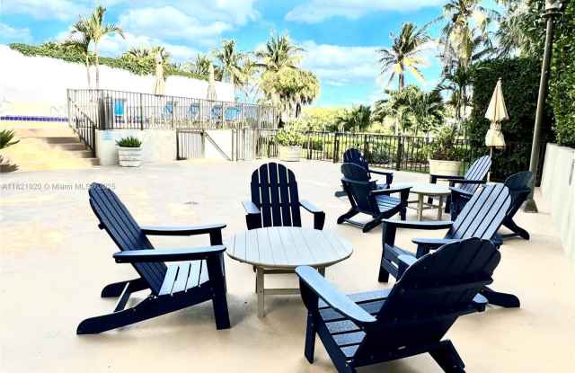 1621 Collins Ave photos photos
