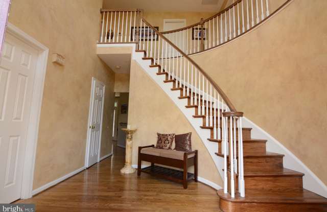 6202 SANDSTONE WAY Gallery 3