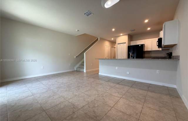1073 NW 5th St photos photos