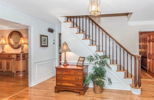 343 Oyster Bay Road Gallery 2