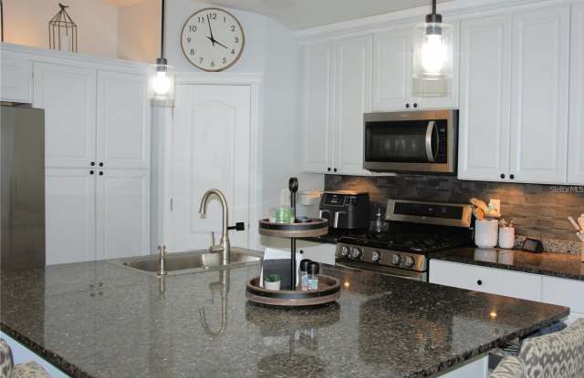 5825 MEADOWPARK Place Gallery 3