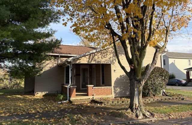 207 W 1st St photos photos