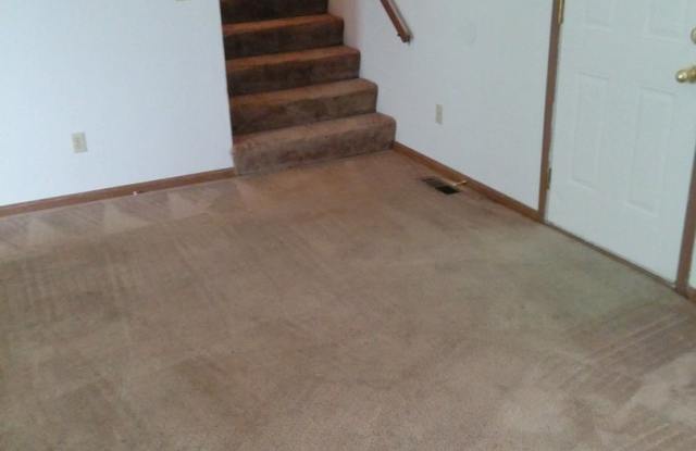 Great 2 Bed 2 Bath 1 Car Garage Split Level Duplex Gallery 4