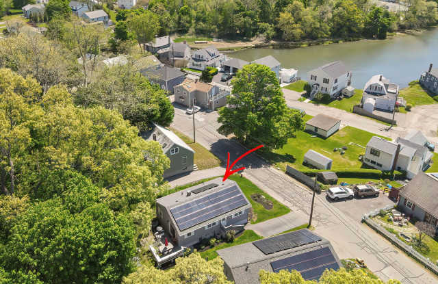 Winter Rental: Ryal Side in Beverly (Utilities Included) - 13 South Terrace, Beverly, MA 01915