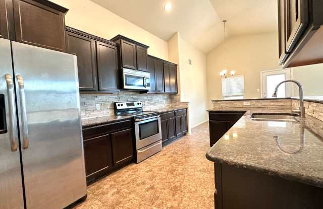 3 Bed 2 Bath with an Office Space Gallery 4