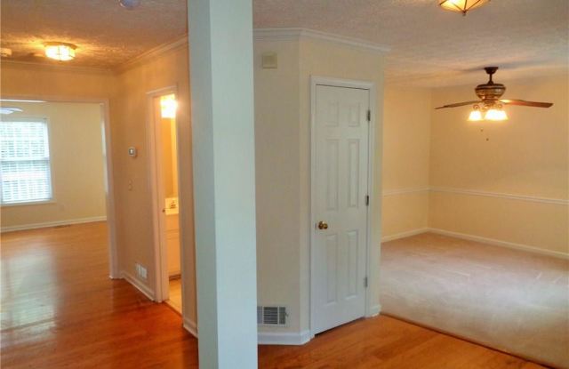 4000 Willowmeade Drive Gallery 4