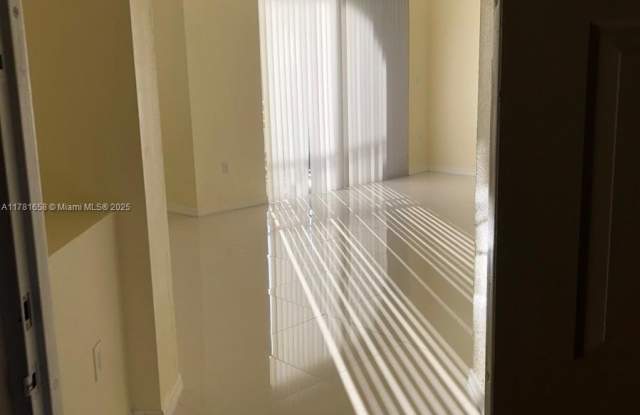 8826 W Flagler St - 8826 West Flagler Street, Fountainebleau, FL 33174