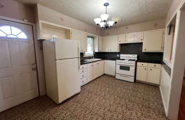 Tech Terrace 2/1 available for 6 or 9 month lease with option to renew Gallery 4