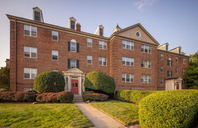 Shaker Lakes Apartments Gallery 3