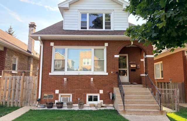 5540 N Luna Avenue Gallery 1