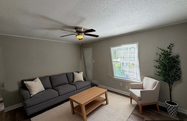2414 Franklin Street  | 3 Bedrooms  |  1.5 Bathrooms   1/2 Off First Month's Rent!!! Gallery 1