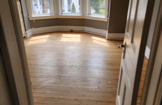 1344 W Norwegian St photos photos