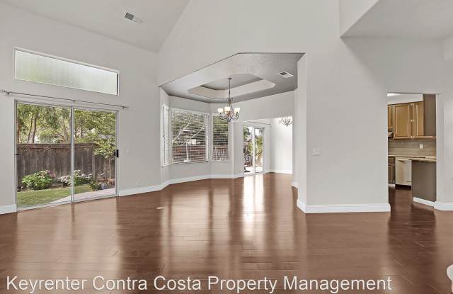 100 Cortona Dr. Gallery 4