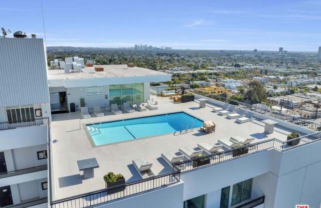 1100 Alta Loma Rd Gallery 1