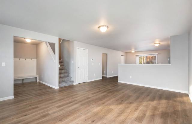 1 Month FREE Rent! Applied to Your First Full Month. Terms & Conditions Apply. Gallery 4