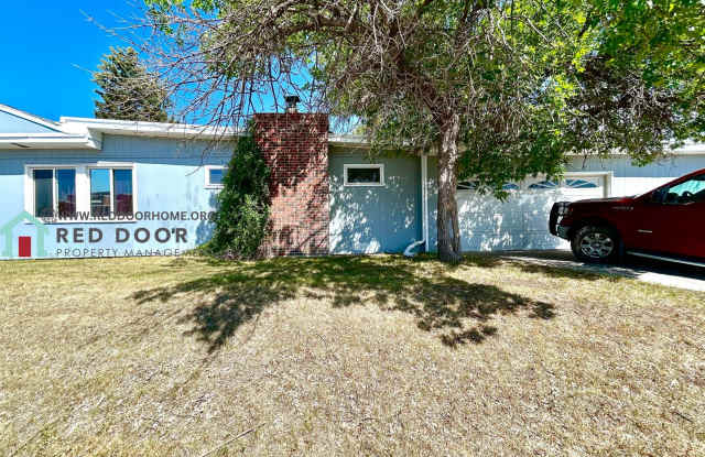Charming 3 Bed, 1 Bath Home with Attached Garage – Prime Location Near Great Falls High School! – $2,075/month photos photos