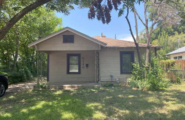 North Loop Gem! - Available April photos photos