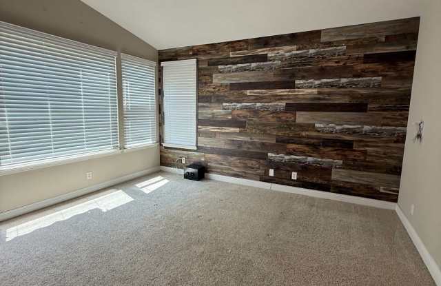 917 La Salle Circle Gallery 4