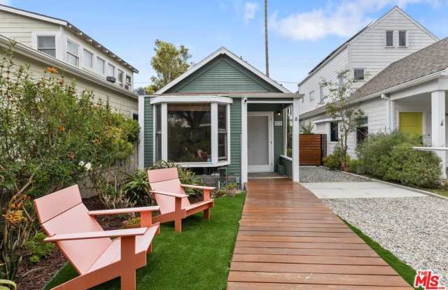 2730 2nd St photos photos