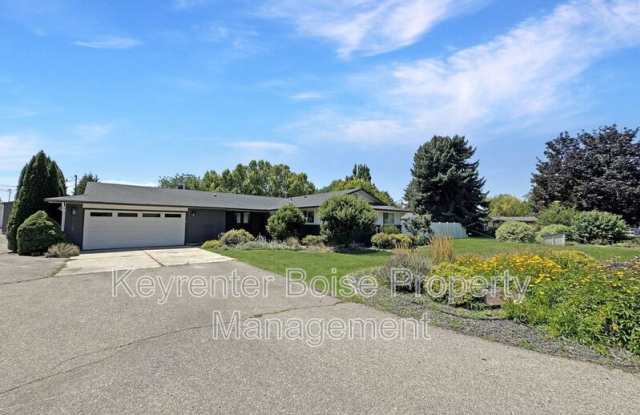 4115 E Meadow Wood Dr photos photos